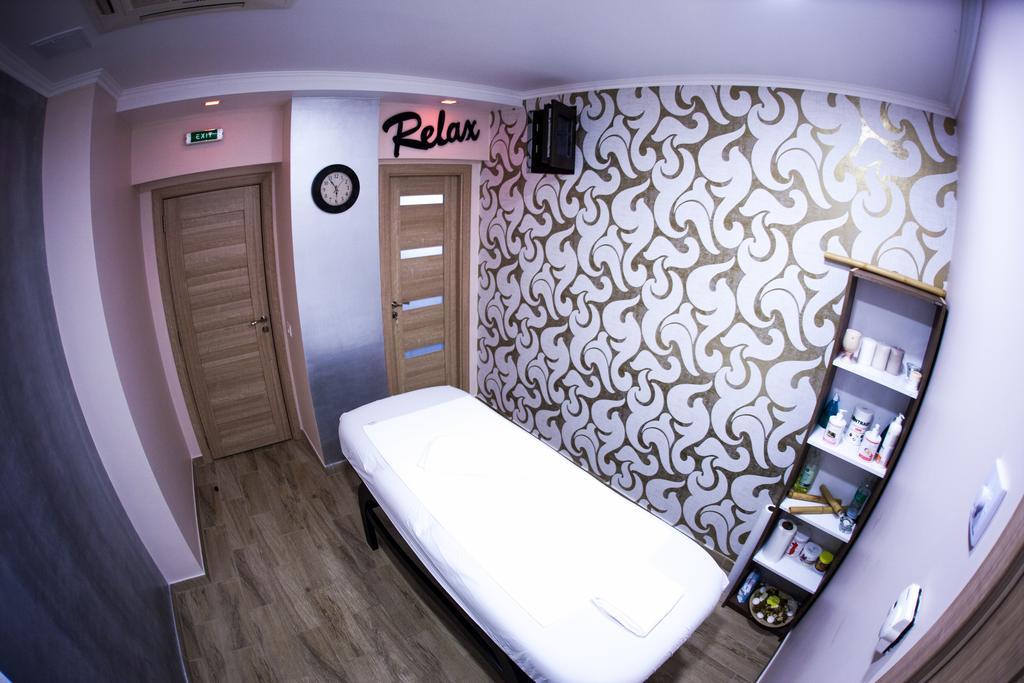 West Plaza Residence Boekarest Buitenkant foto