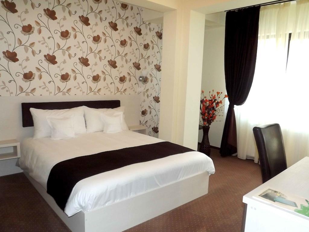 West Plaza Residence Boekarest Kamer foto