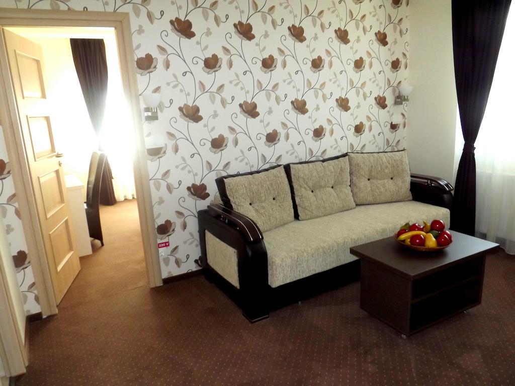 West Plaza Residence Boekarest Kamer foto