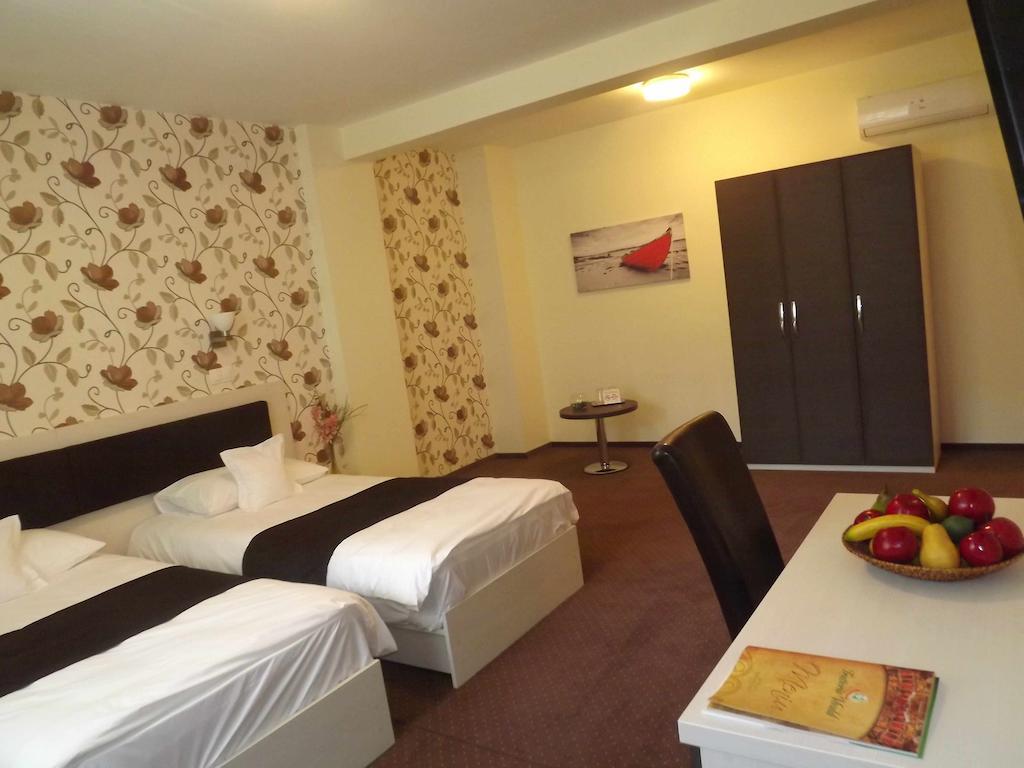 West Plaza Residence Boekarest Kamer foto
