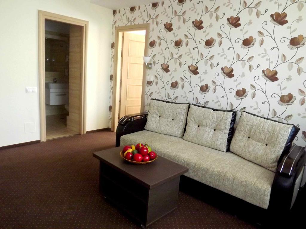 West Plaza Residence Boekarest Kamer foto